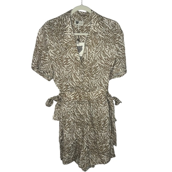 LITA By Ciara Utility Belted Romper in Neutral Tiger Print NWT - Picture 3 of 16